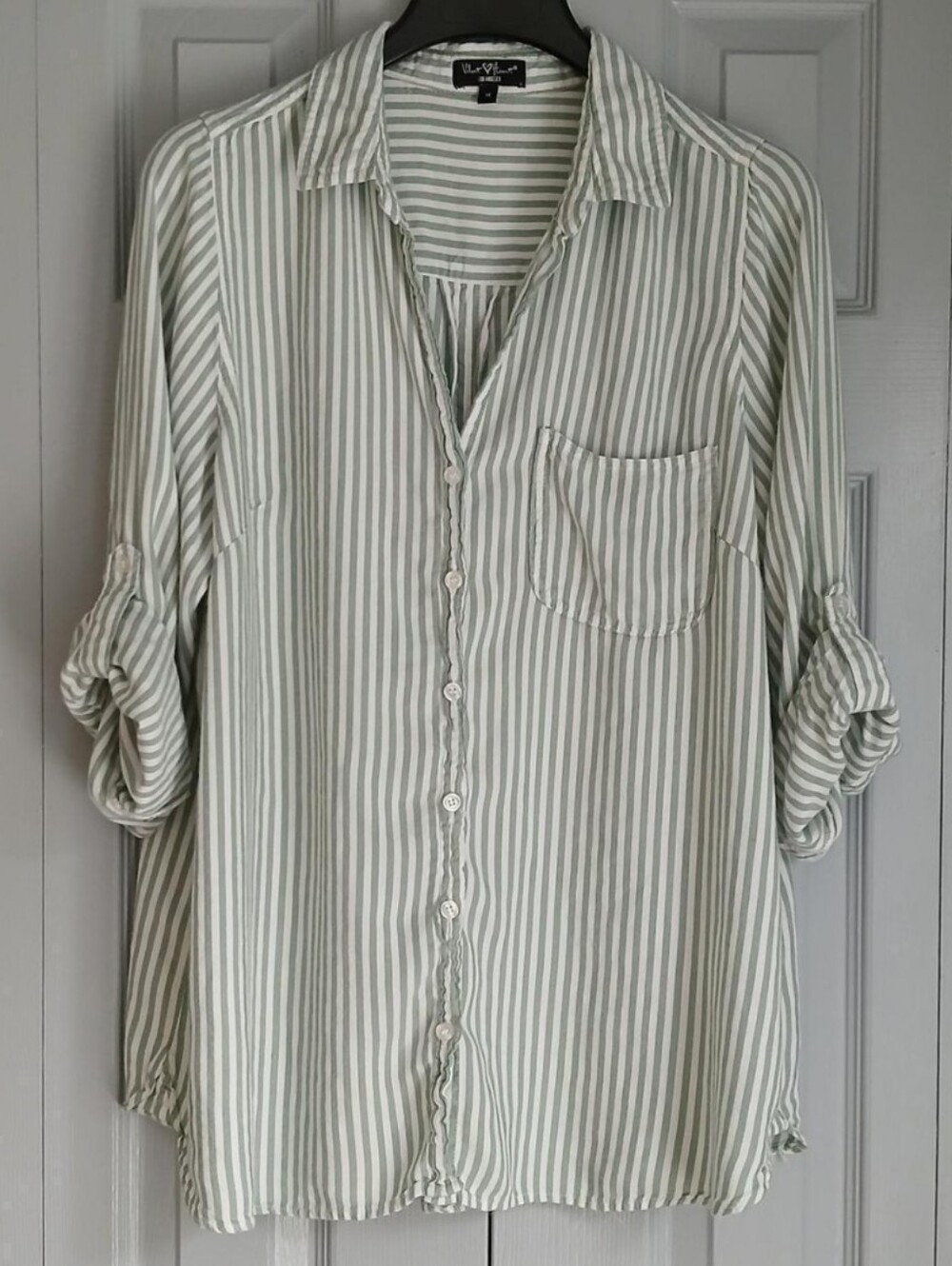 Velvet Heart Women's Size 1X Button Down Long Sleeve Shirt Green & White Stripe